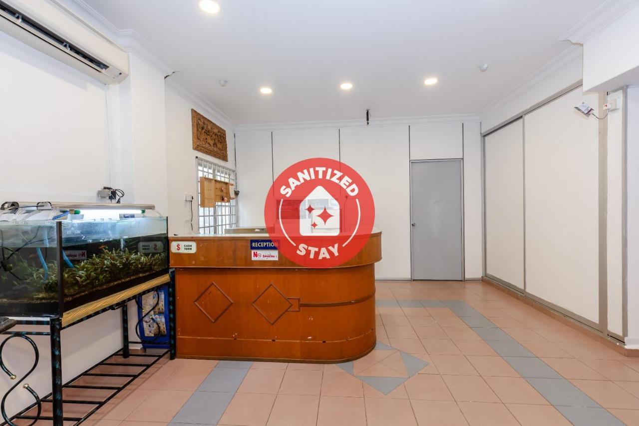 Oyo 1090 Hollitel Hotel Melaka Екстериор снимка